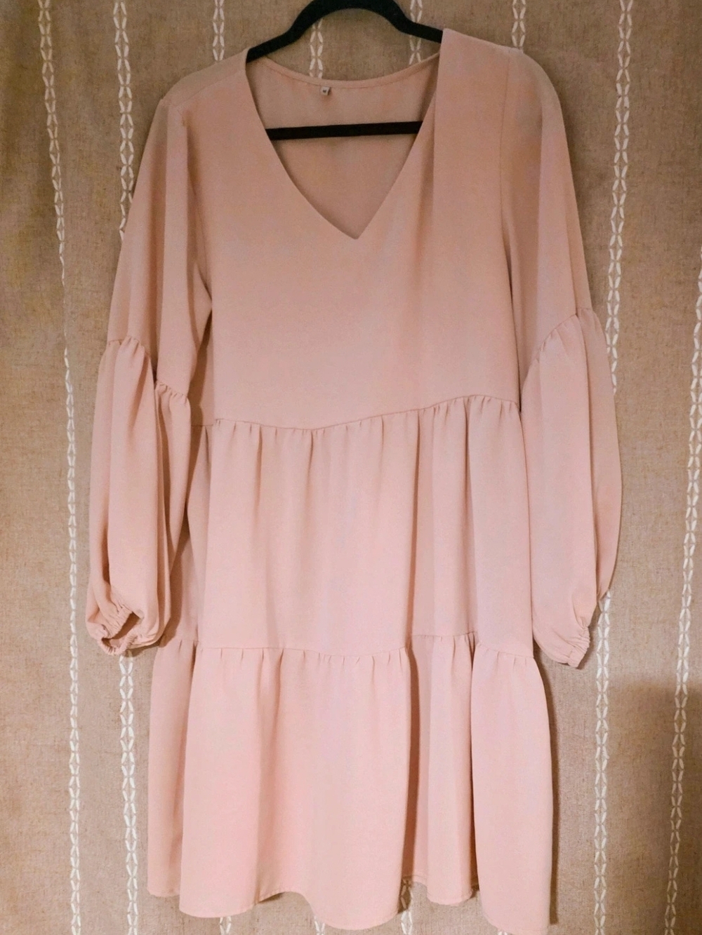 Women's V-Neck Tiered Long Sleeve Dress - Blush